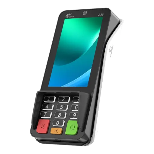 L'image présente le PIN Pad PAX A35 sous un angle légèrement incliné, mettant en valeur son design moderne et son écran couleur lumineux, ainsi que son clavier numérique physique. Le terminal est noir, compact, avec une forme ergonomique. L'écran affiche une interface graphique colorée, mais sans information spécifique de transaction. Le texte à droite de l'image, intitulé "PIN PAD PAX A35 : La puissance technique au service de la caisse", explique que le PAX A35 est conçu pour les environnements de vente au détail les plus exigeants. C'est un terminal client de nouvelle génération qui garantit fiabilité, vitesse et sécurité maximales grâce à ses spécifications de pointe. Propulsé par le système PayDroid (basé sur Android 10), le A35 ne se contente pas de traiter des paiements ; il gère des applications entières via PAXSTORE. Sa performance est assurée par un processeur Quad-core Cortex A53 à 1.6GHz et une mémoire de 8GB Flash + 1GB DDR. Surtout, la sécurité est une priorité absolue, comme en témoignent ses certifications PCI PTS v6 et SRED. Pour une caisse fluide, le A35 excelle par sa connectivité modulable et essentielle pour la monétique intégrée. Il propose une flexibilité complète pour se relier au système de caisse (TPE) avec une connexion filaire prenant en charge l'Ethernet, et une connexion sans fil offrant la possibilité d'utiliser le Wi-Fi (2.4GHz/5GHz) et le Bluetooth (4.2/5.0). Cette polyvalence garantit une installation simplifiée et un transfert de données rapide, même dans les environnements à haut débit.