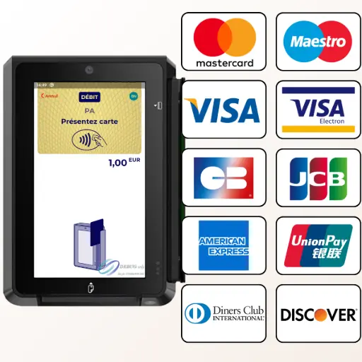 tpa pax im30 carts de paiement compatibles L'image présente un terminal de paiement électronique, le PAX IM30, avec son écran vierge affichant un logo stylisé en forme de "E" jaune et noir. À droite de l'écran du terminal, une mosaïque de dix logos de cartes bancaires est disposée en deux colonnes de cinq, représentant une large acceptation des moyens de paiement. On peut y voir les logos de Mastercard, Maestro, Visa, Visa Electron, CB, JCB, American Express, UnionPay, Diners Club International et Discover. Le texte à droite de l'image, intitulé "Pourquoi choisir un TPA qui accepte un maximum de cartes ?", explique que dans le commerce moderne, la diversité des moyens de paiement est devenue incontournable. Un terminal de paiement moderne doit pouvoir accepter sans distinction aussi bien les cartes les plus répandues que celles utilisées par une clientèle plus spécifique. Il est précisé que le PAX IM30 est capable de prendre en charge les cartes Visa, Mastercard, CB (Cartes Bancaires en France) ou American Express. Il accepte également des cartes moins courantes comme Maestro, Visa Electron, Discover / Diners Club (particulièrement utile pour le tourisme et la clientèle internationale) et UnionPay, qui est indispensable pour les visiteurs asiatiques. Le texte conclut qu'un terminal de paiement limité ferme des portes, tandis qu'un terminal universel en ouvre beaucoup plus, ce qui est la clé pour stimuler les ventes et satisfaire chaque client.