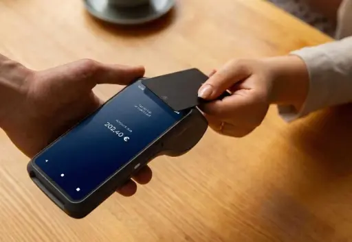 S1F4 MAX DUO adapté à tous les secteurs. Contactez notre équipe pour en savoir plus. Paiement sans contact avec TPE Castles S1F4 MAX DUO en restauration, commerce et déplacement