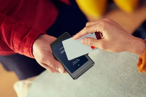 Deux terminaux en un : autonome ou pinpad. Découvrez le S1 MINI2 en détail Prise en main du TPE Castles S1 MINI2, terminal ultra compact 160 g utilisable en mode pinpad ou autonome